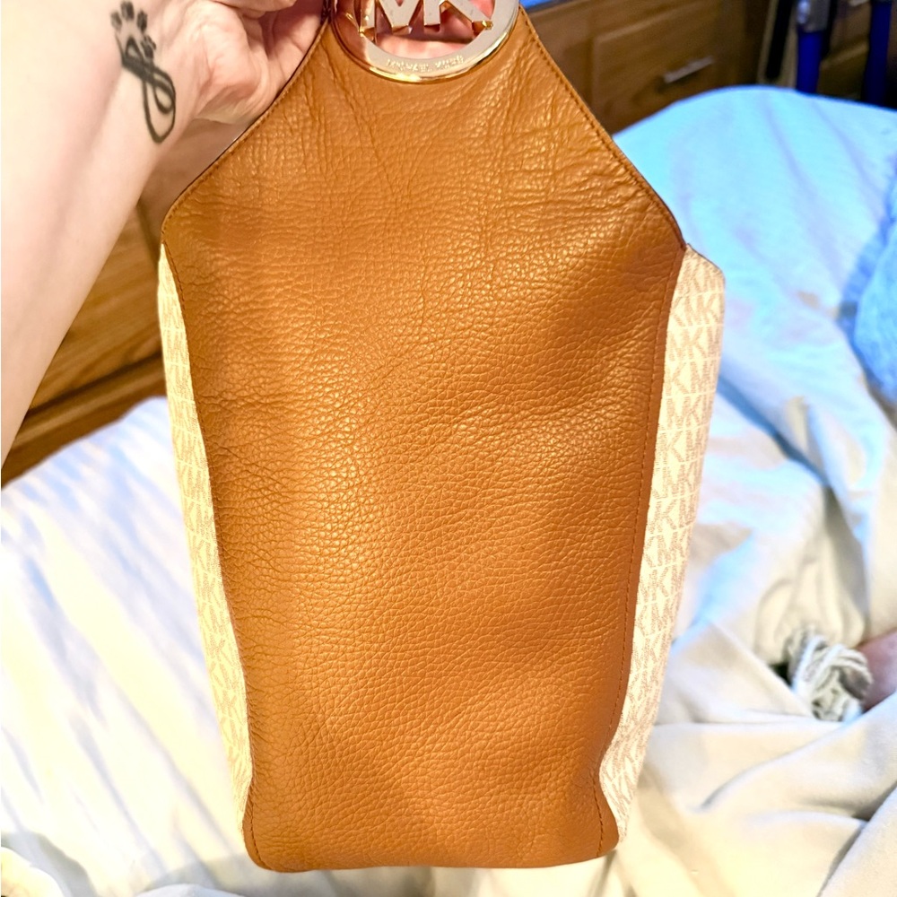 Hobo Bag + Wallet Bundle - Picture 8 of 16